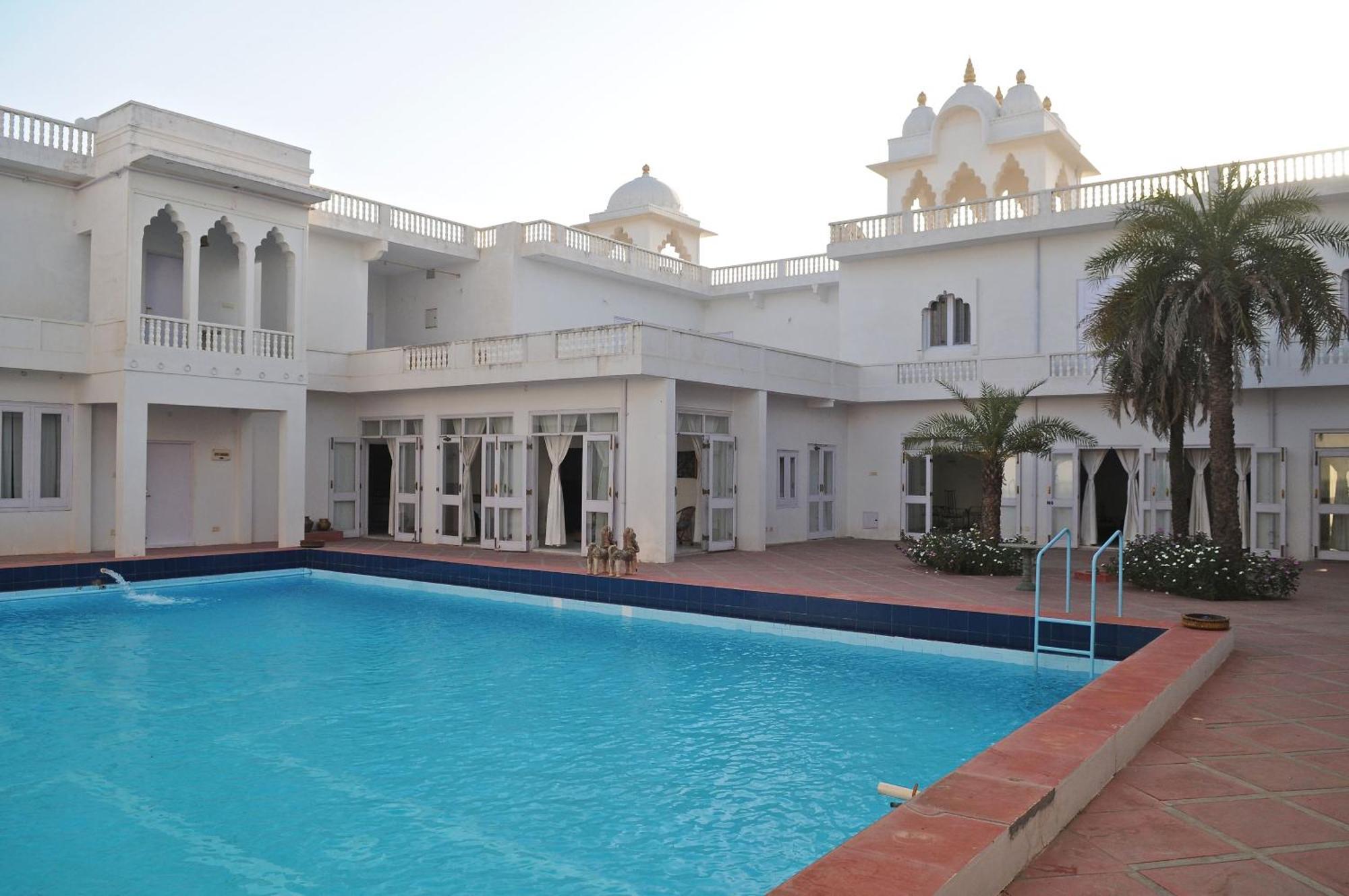 Savista Retreat Hotel Jaipur Exterior photo